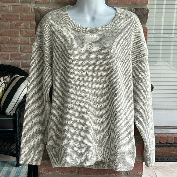 LOU & GREY NWT Tweedy Sweatshirt Sweater Black White Soft Knit Medium - Picture 1 of 11